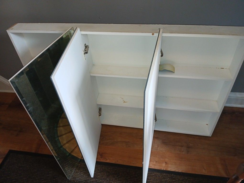 Large 3 Section Medicine Cabinet. 46w x28h x 4 dept recessed. - photo 3
