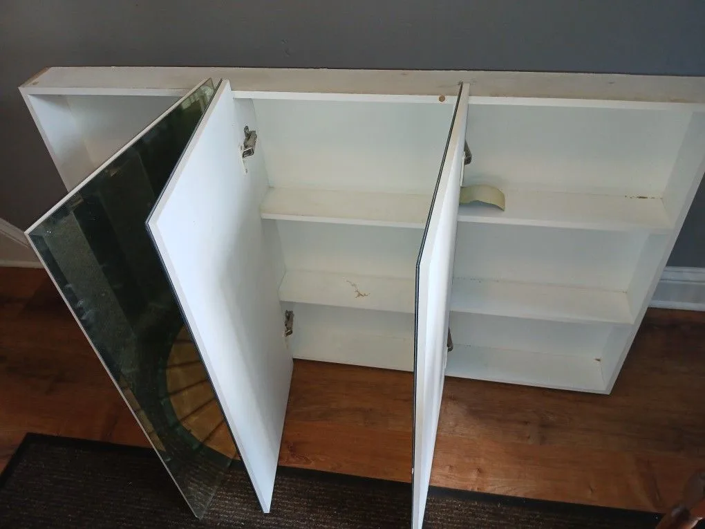 Large 3 Section Medicine Cabinet image indicator(3)