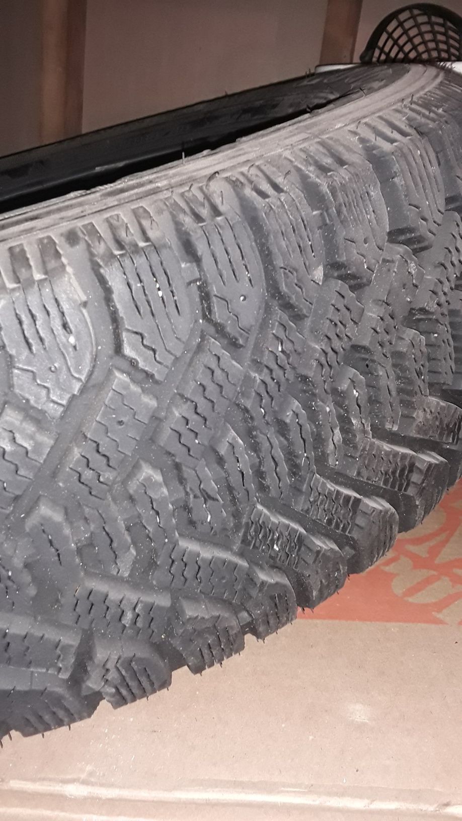 2 Goodyear nordic snow 225/60/16 tires. New