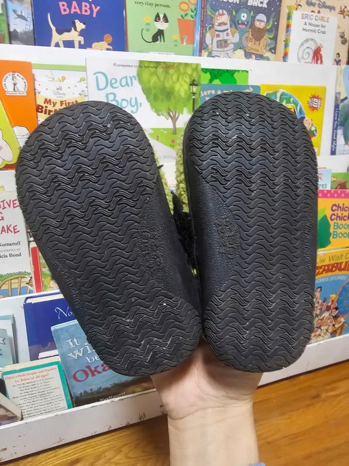 Grinch slippers for toddler image indicator(2)