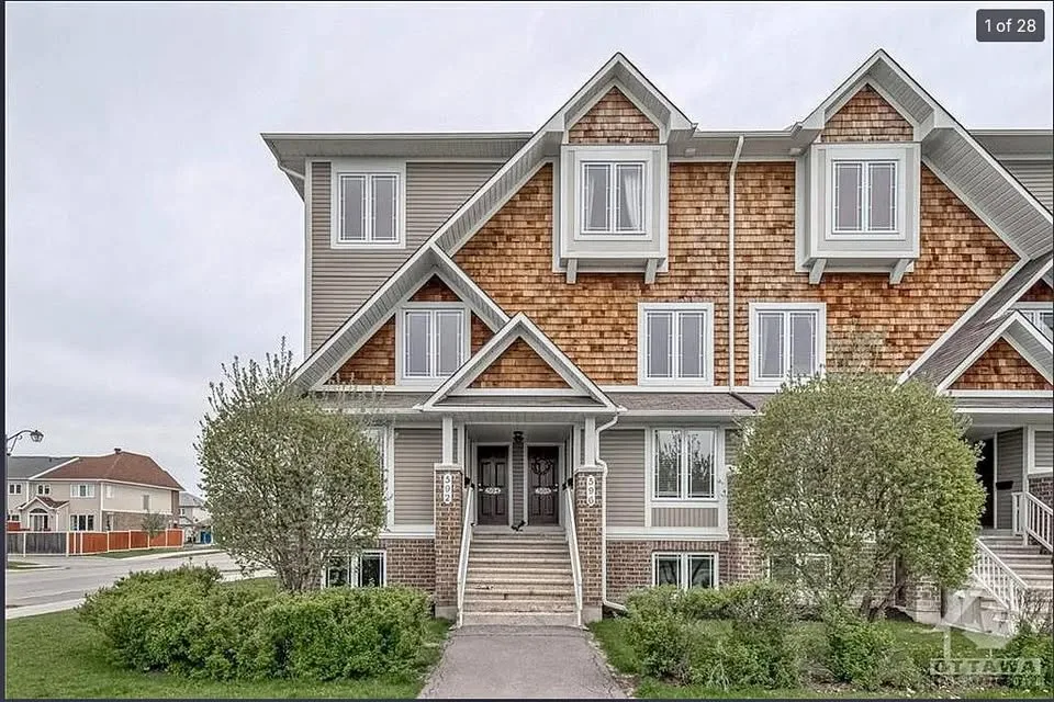 2 Beds 2.5 Baths - Townhouse