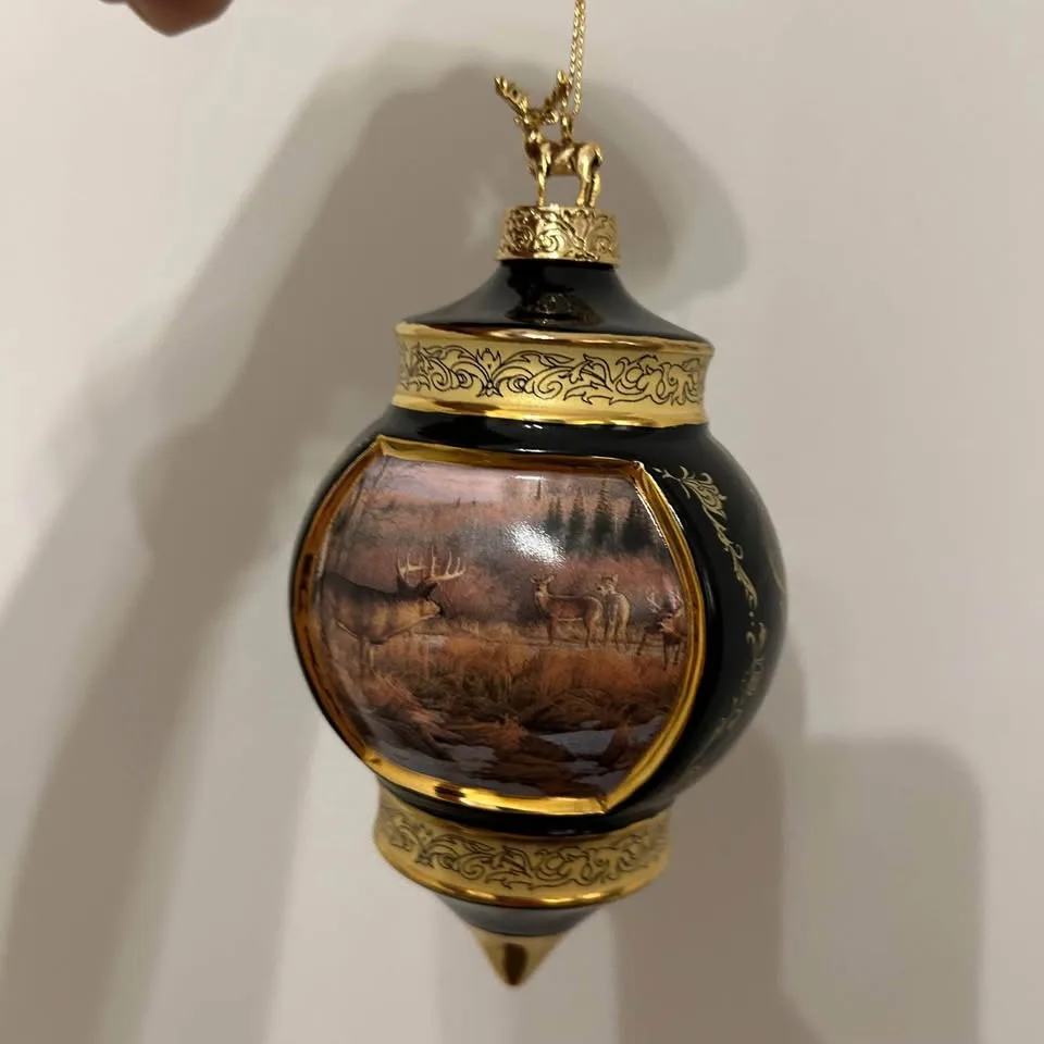 Greg Alexander “Woodland Majesty” Ornament image indicator(4)