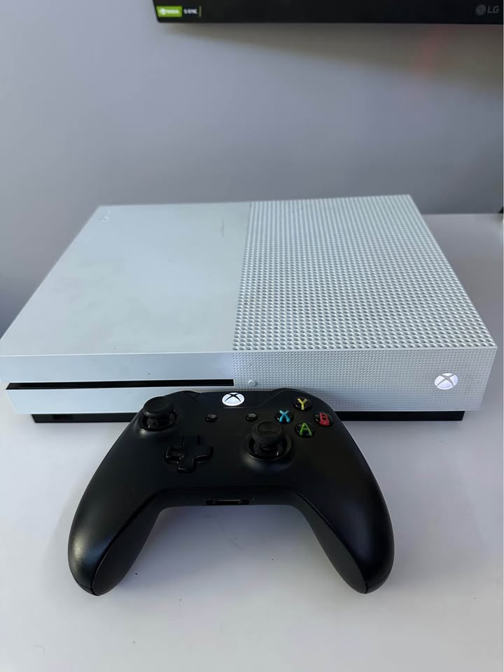 Xbox One S