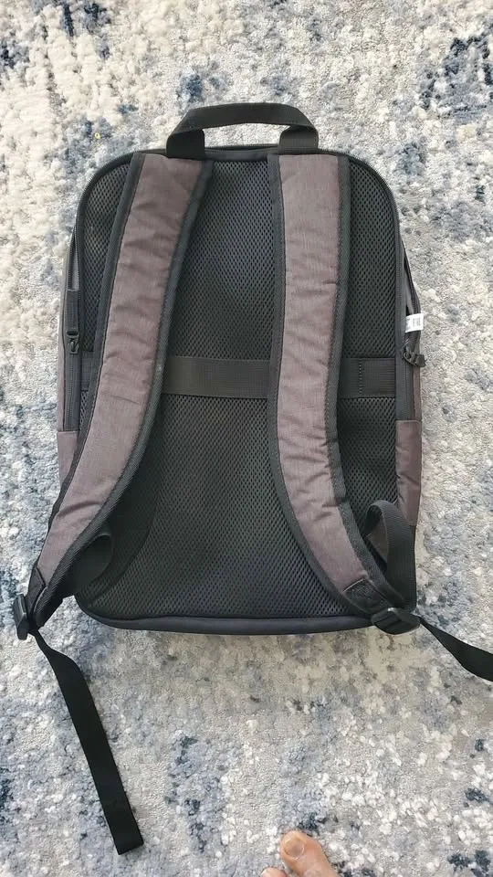 Asus backpack, never used image indicator(2)