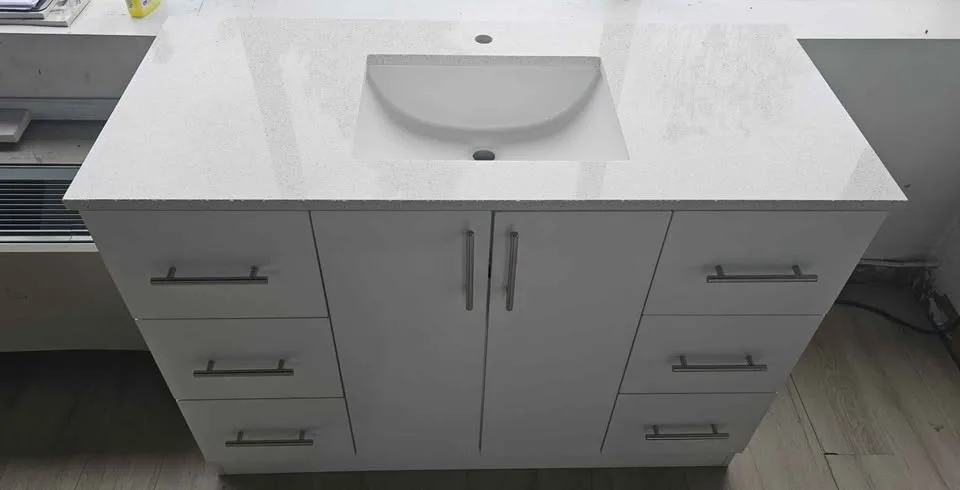 Bathroom vanity 48" with Quartz Countertop image indicator(7)
