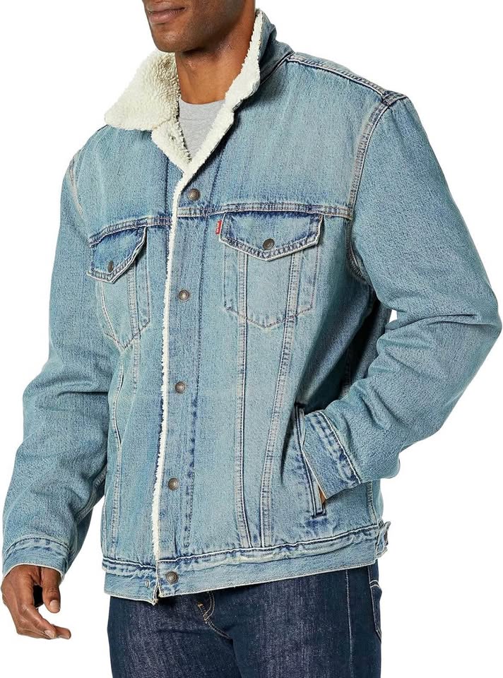 Brand New Levi's mens Sherpa Trucker Jacket (Large)