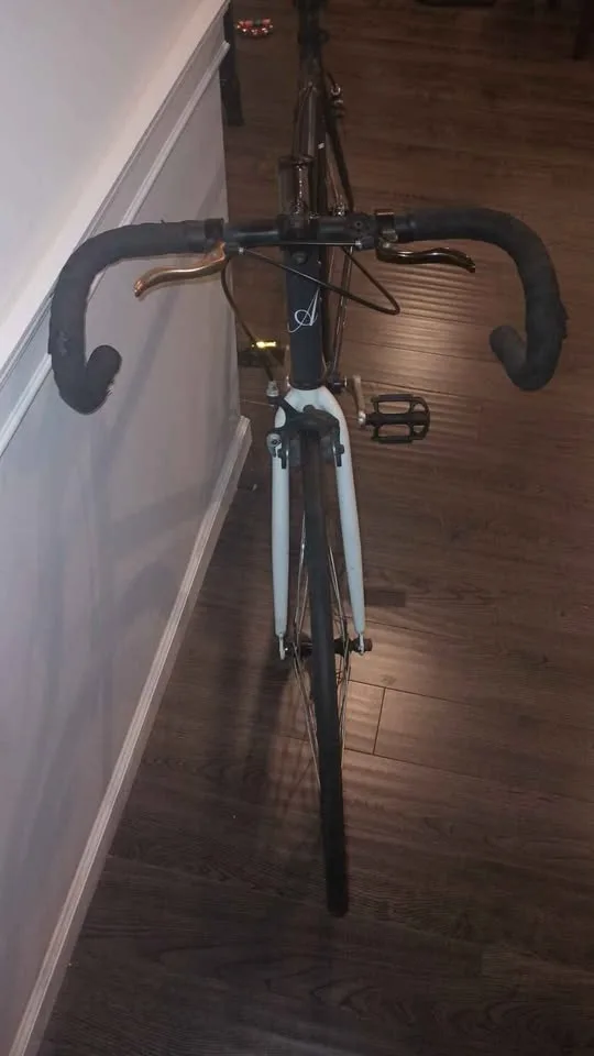 Bicicleta alta A Logan square aro 700 x 25C image indicator(4)