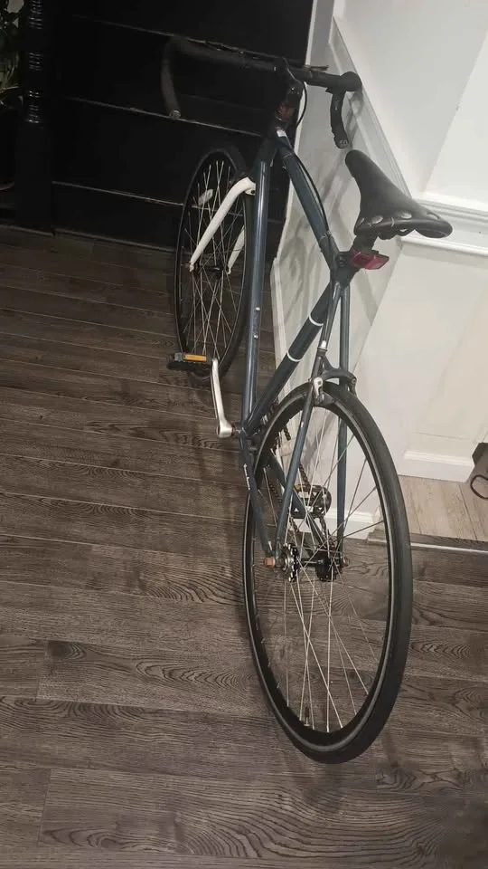 Bicicleta alta A Logan square aro 700 x 25C image indicator(5)