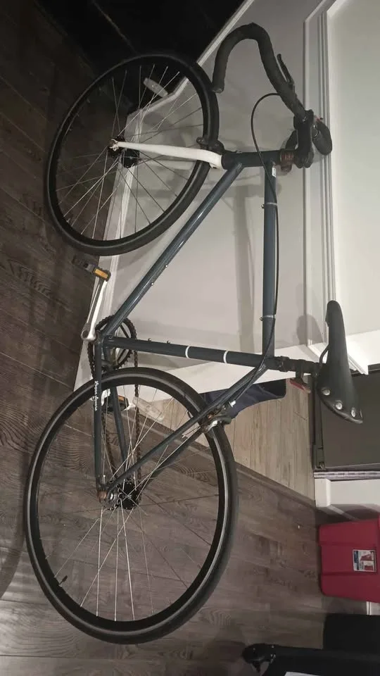 Bicicleta alta A Logan square aro 700 x 25C image indicator(6)