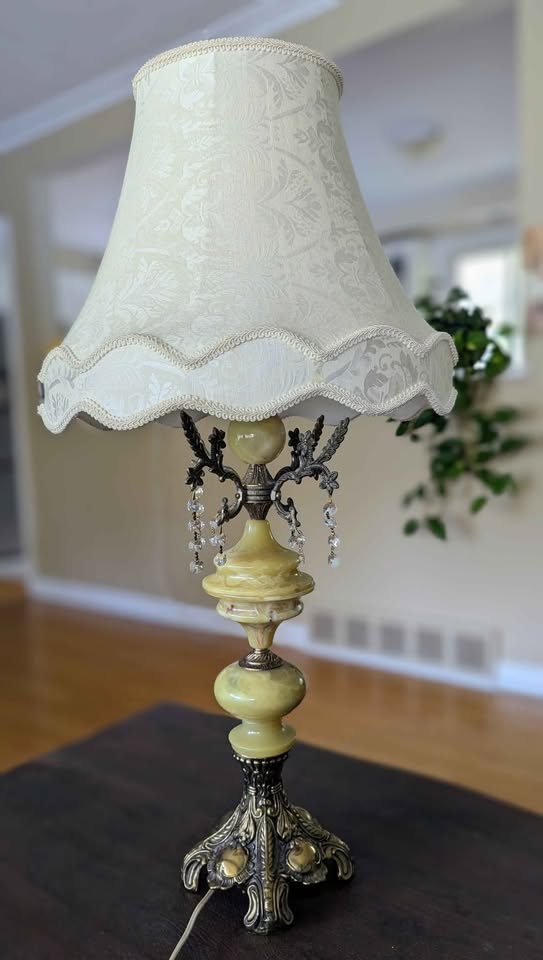 Vintage Brass & Crystal Table Lamp w/ 3-Way Dimmer - photo 2