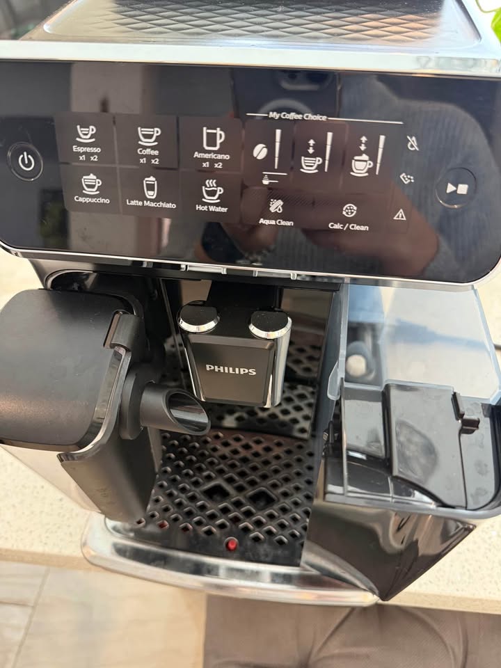 Philips 3200 Espresso Machine LatteGo - photo 2