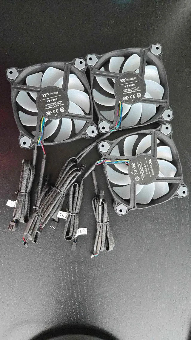 Thermaltake Pure Plus 12 RGB Radiator Fans (3) thumbnail