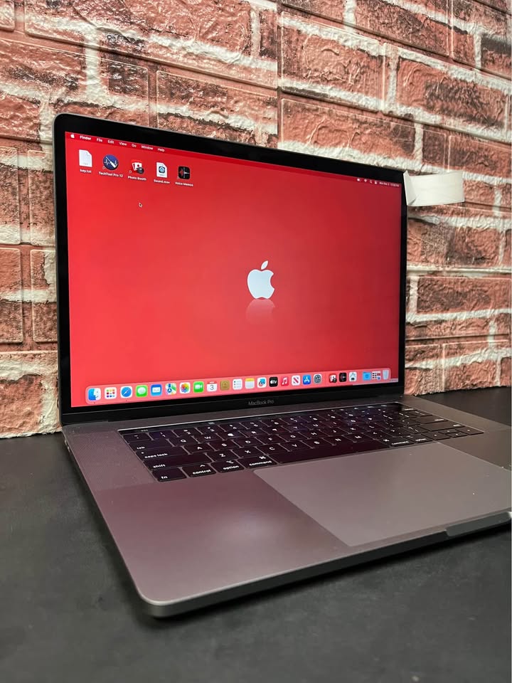 2018 Apple MacBook Pro 15” - photo 3