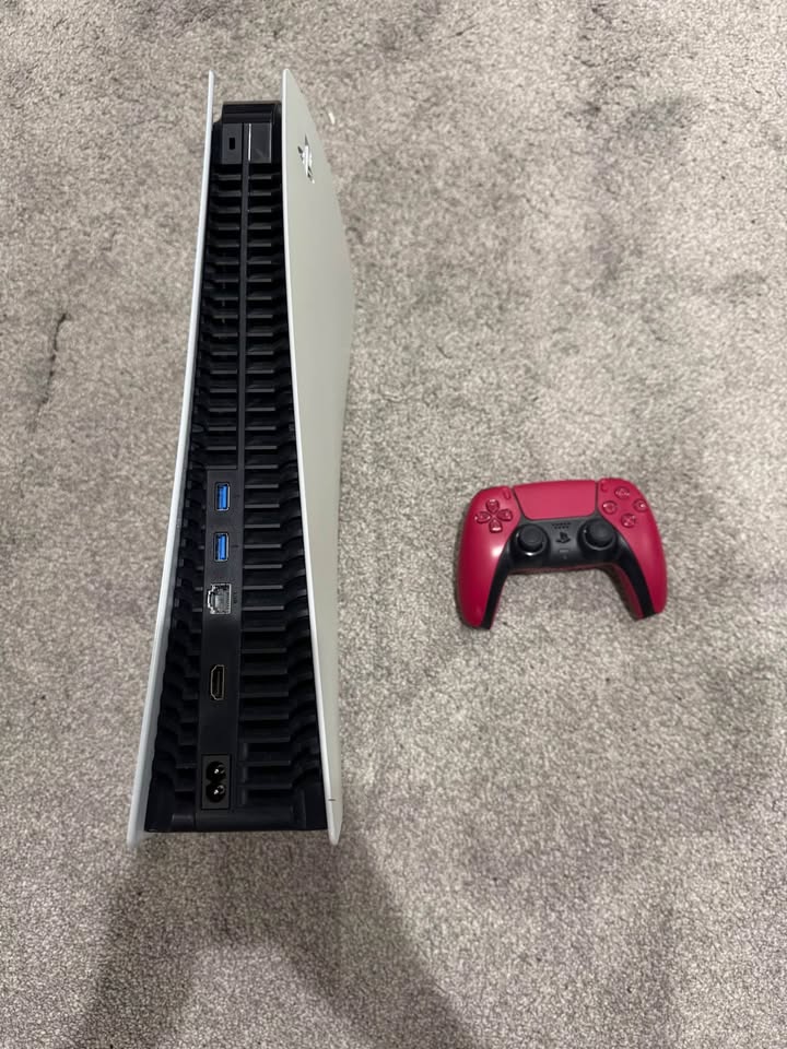 PlayStation 5 (PS5) + DualSense Controller – Excellent Condition - photo 2