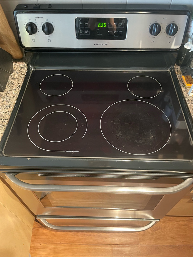 Frigidaire Stove (Used) - photo 2