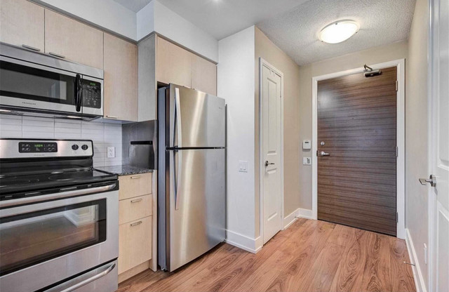 Whirlpool Refrigerator - photo 3