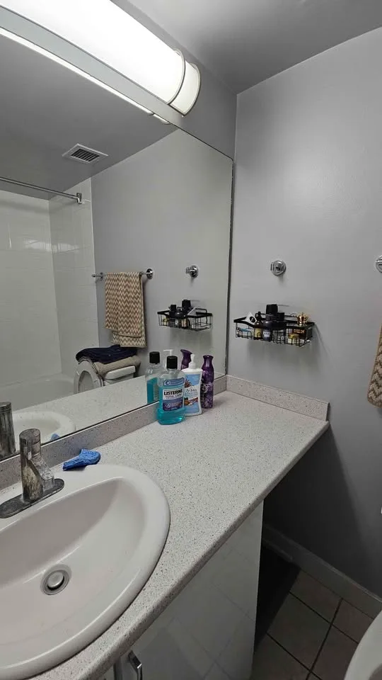 1 Bed 1 Bath - Apartment: Sublease image indicator(4)