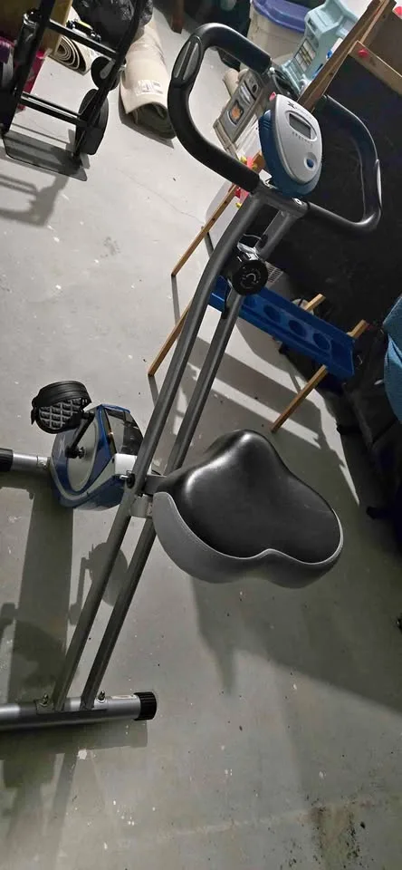 Xterra folding exercise bike