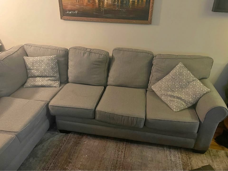 Sectional Couch - photo 3