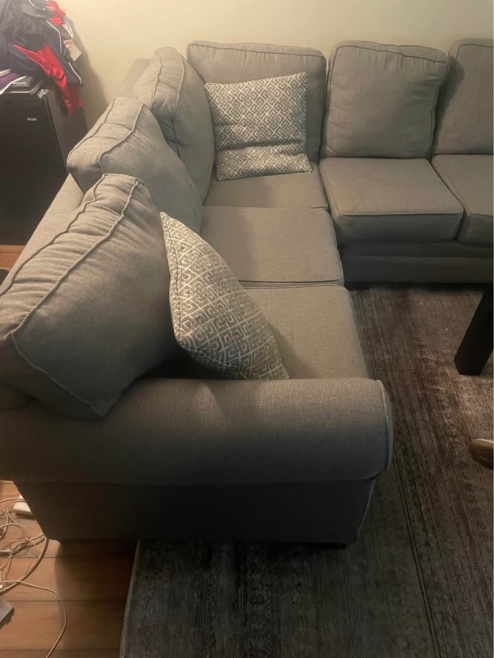 Sectional Couch - photo 4