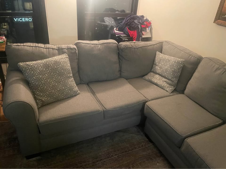 Sectional Couch - photo 2