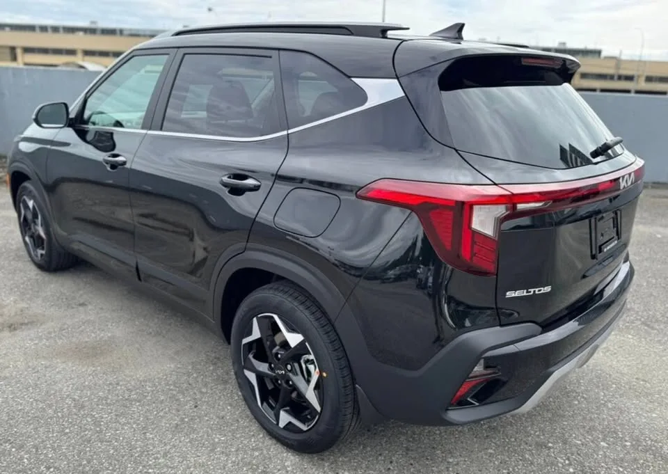 2026 Kia Seltos EX Premium image indicator(5)