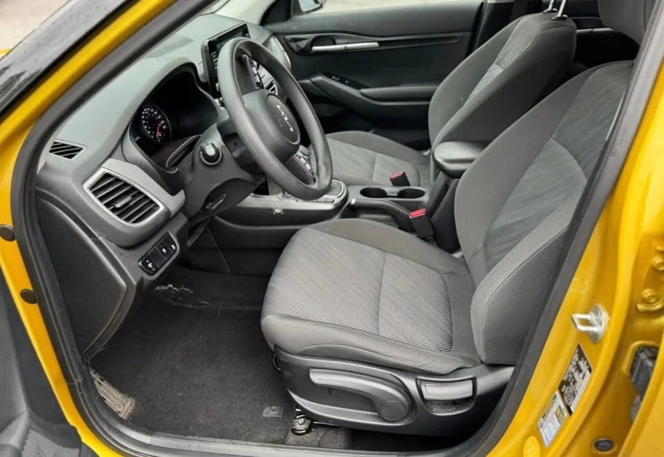 2023 Kia Seltos LX image indicator(4)