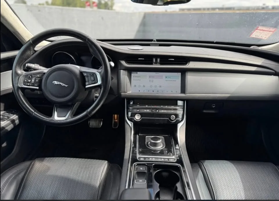 2019 Jaguar XF Prestige image indicator(7)
