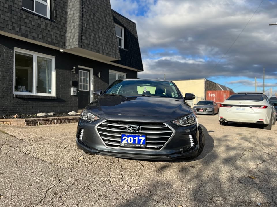 2017 Hyundai elantra one owner no accidents blindspot heated - photo 4