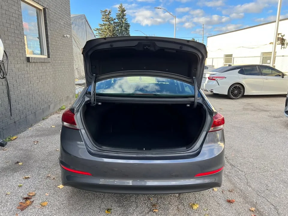 2017 Hyundai elantra one owner no accidents blindspot heated image indicator(9)