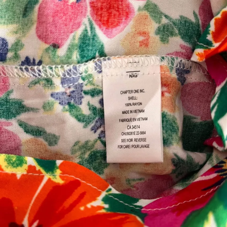 NWT Tamara H. Size XL Floral V-Neck Top image indicator(8)