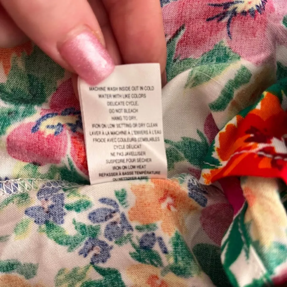 NWT Tamara H. Size XL Floral V-Neck Top image indicator(9)