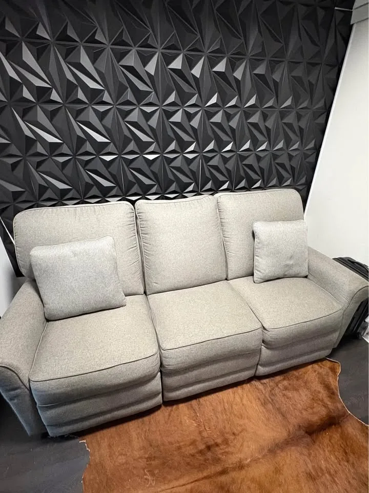 3-Seater Reclining Sofa – Great Condition image indicator(5)