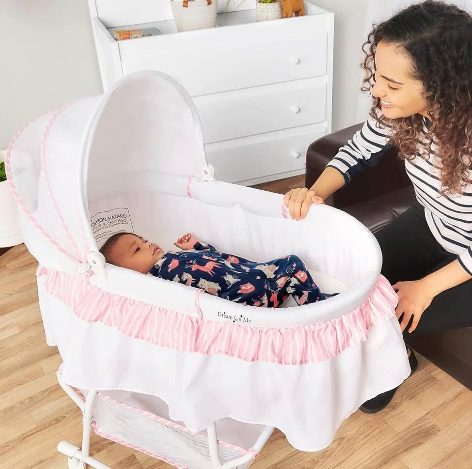 Dream On Me Lacy Portable 2-in-1 Bassinet & Cradle - photo 2