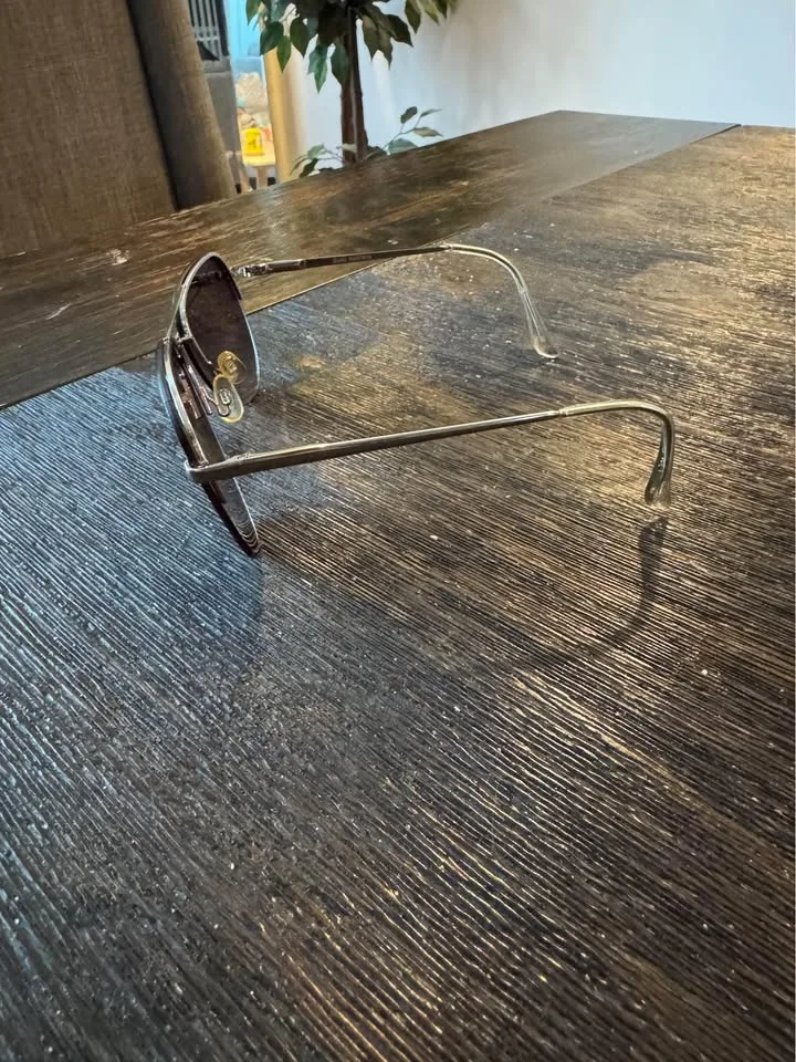 Quay Australia sunglasses image indicator(2)