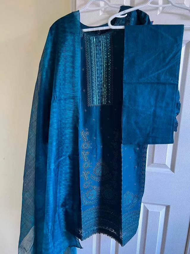 3 pcs Chikenkari embroidered suit image indicator(3)