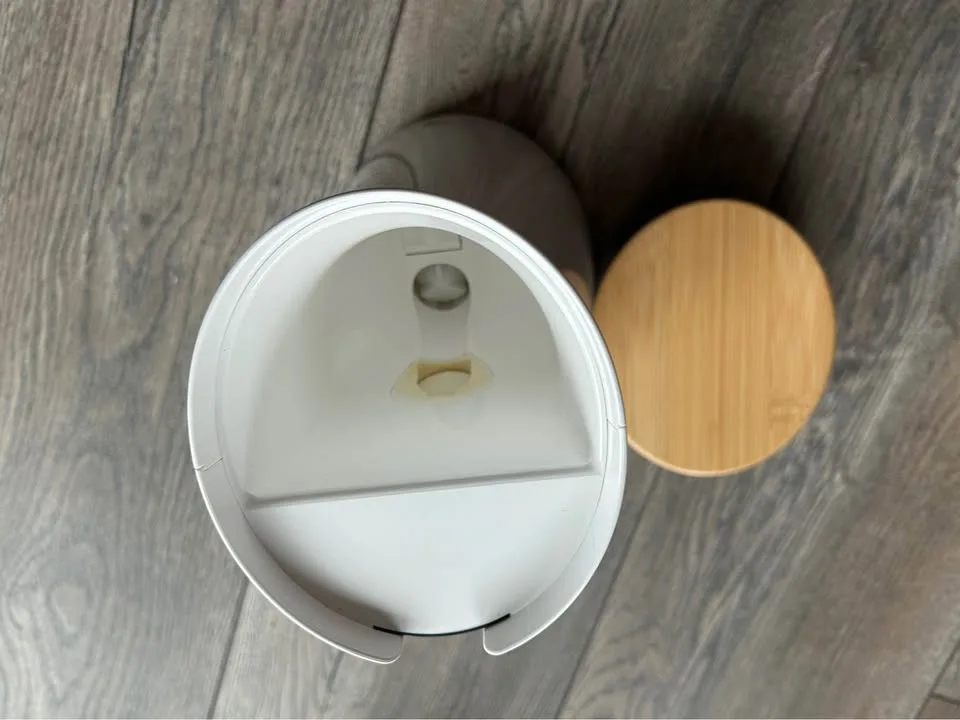 Furbo pet camera/treat dispenser. image indicator(2)