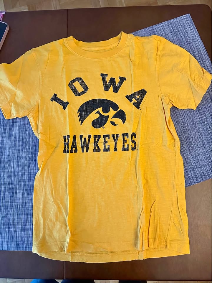 Iowa Hawkeyes tshirt