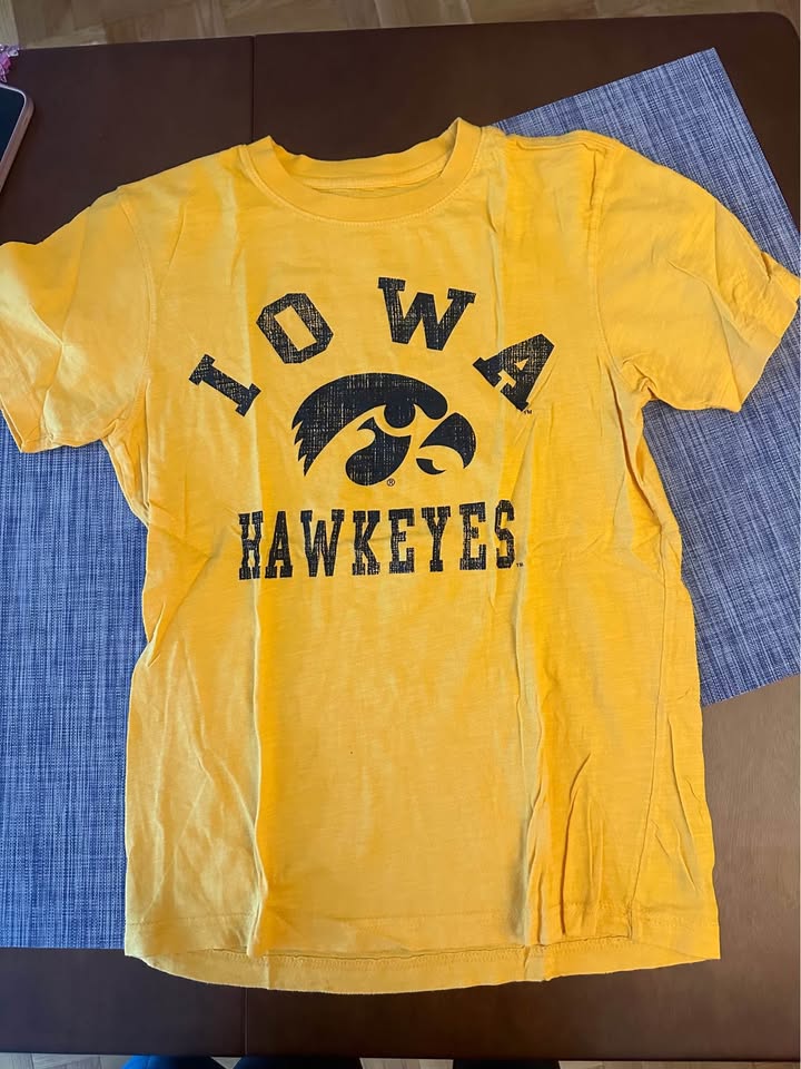 Iowa Hawkeyes tshirt - photo 2