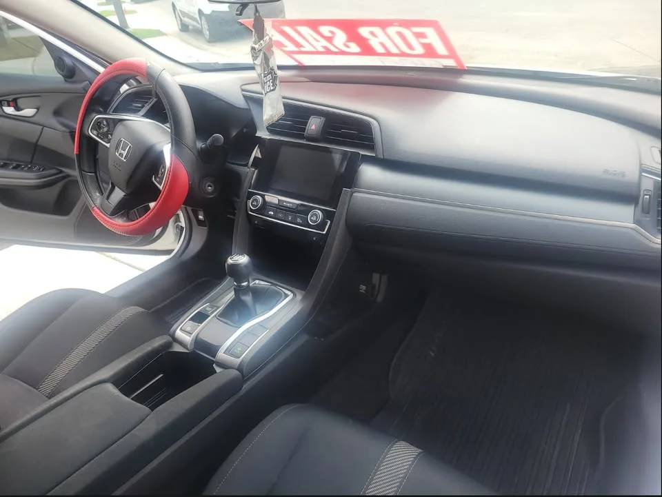 2018 Honda Civic image indicator(8)