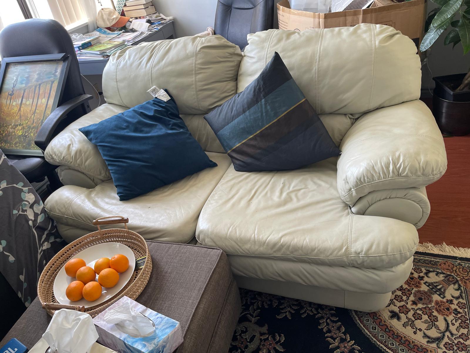 FOR SALE: Leather Sofa - photo 2
