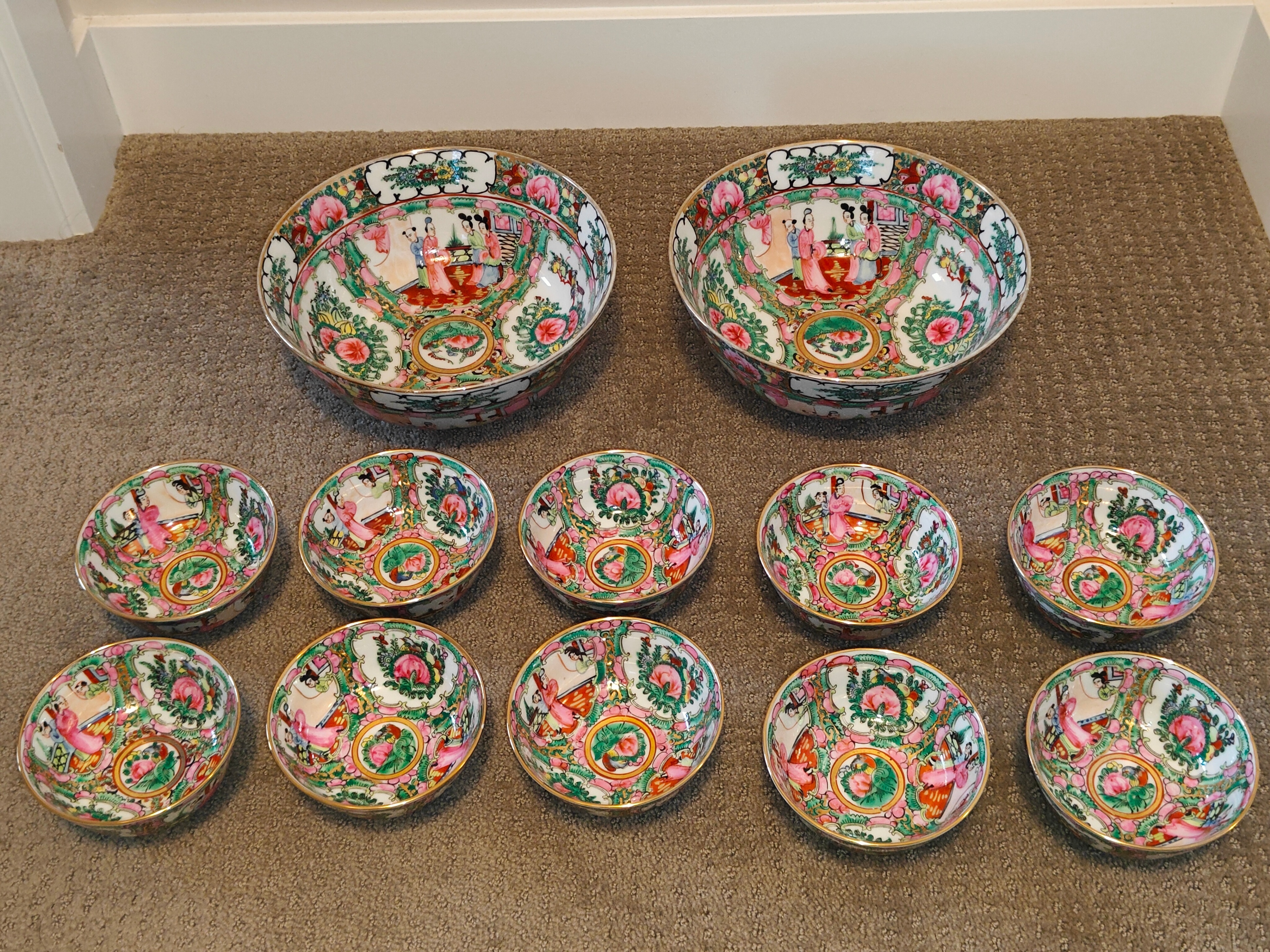 Chinese Rose Medallion Famille Porcelain Hand Painted Bowl Set