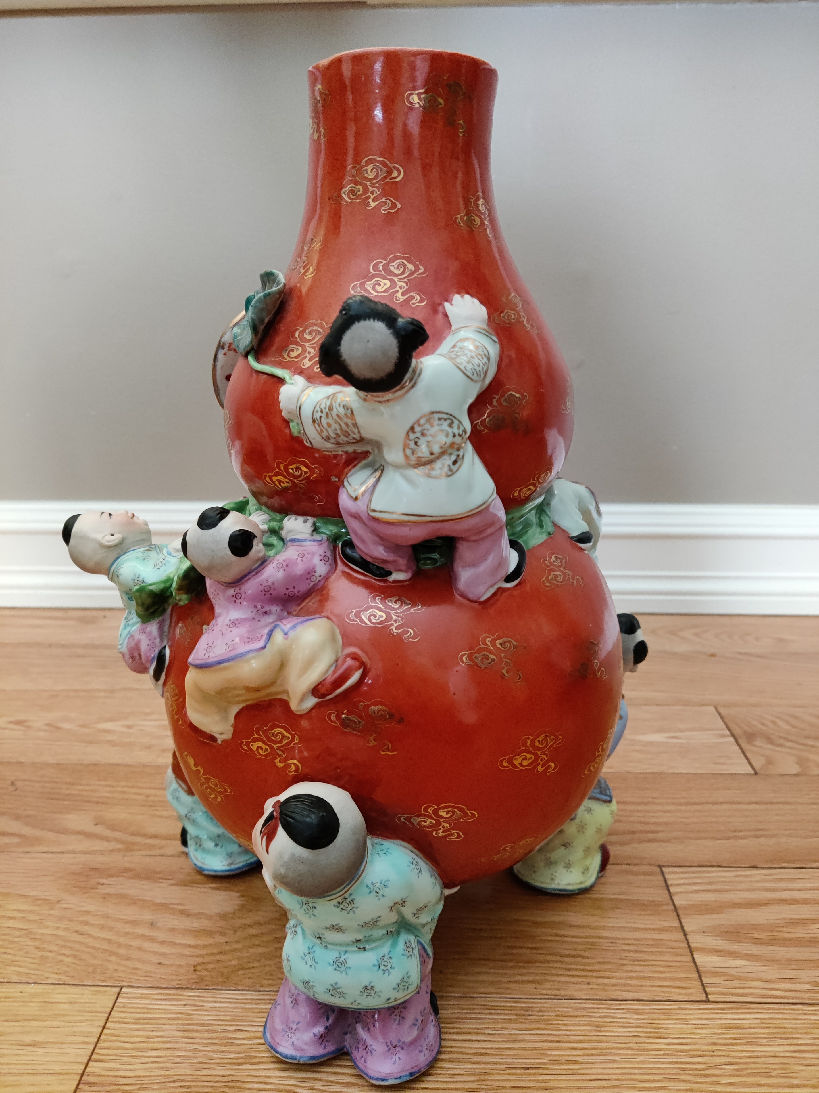 Chinese Porcelain Famille Rose 9 Children Good Fortune Art Vase - photo 3