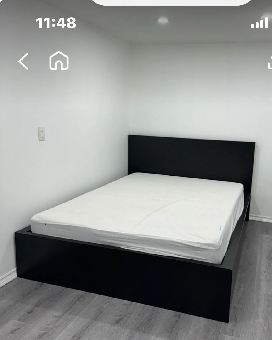 Black color double bed going cheap