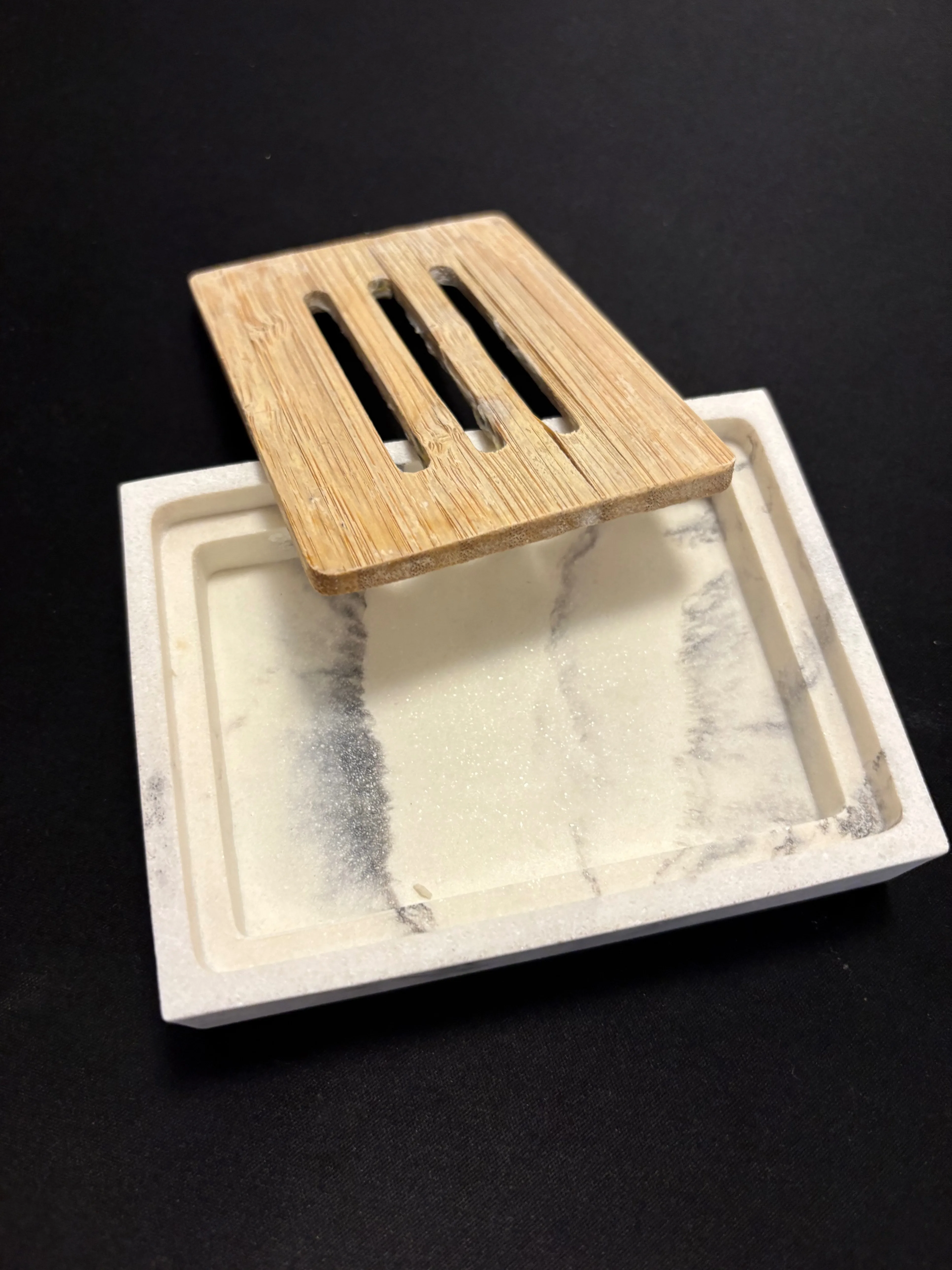 Soap dish - Free Pick-up thumbnail