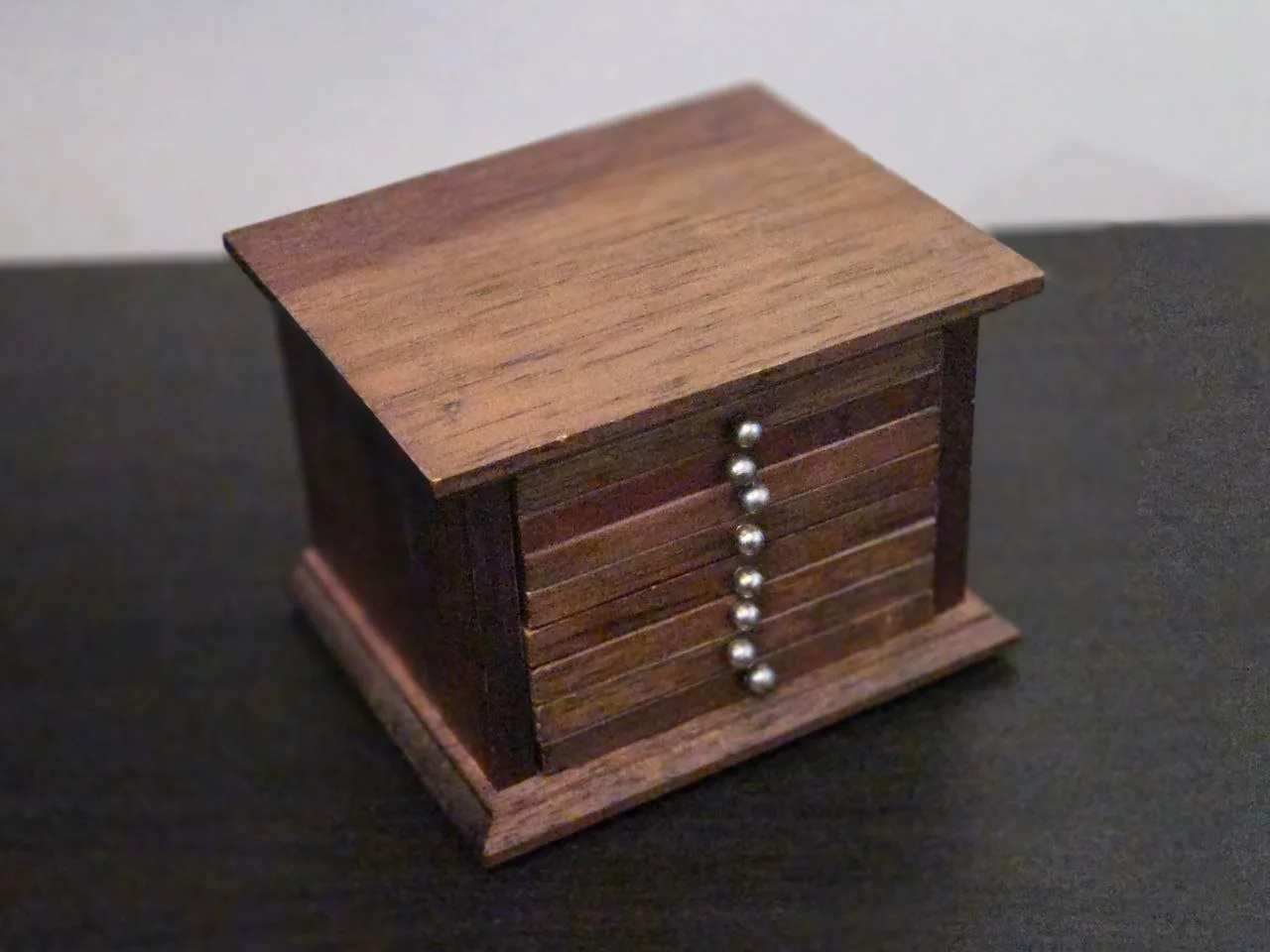Vintage Wooden Coaster Set – 8 Coasters in a Unique Storage Box thumbnail