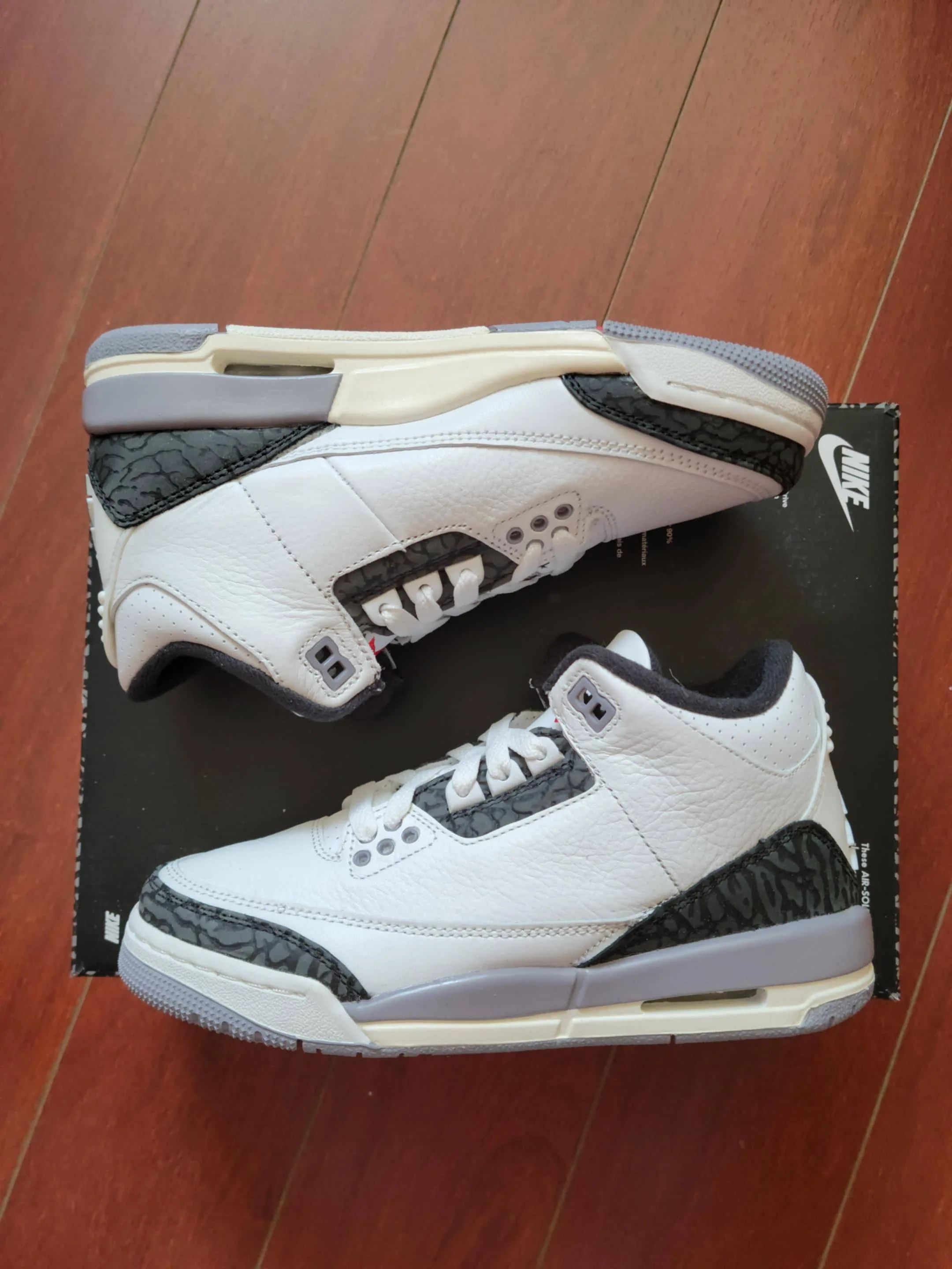 Jordan 3 Retro - Cement Grey (GS) thumbnail
