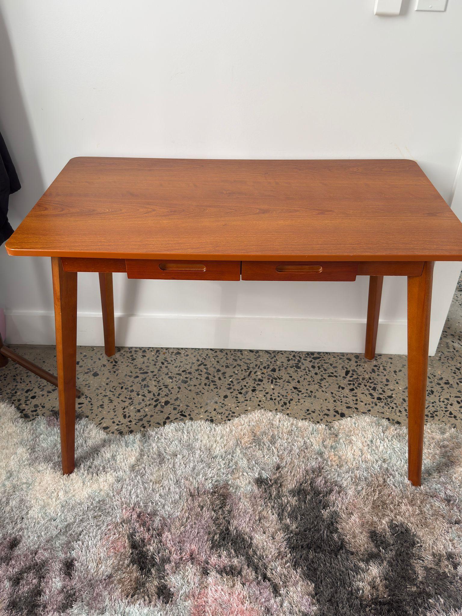 Wooden office desk - photo 2