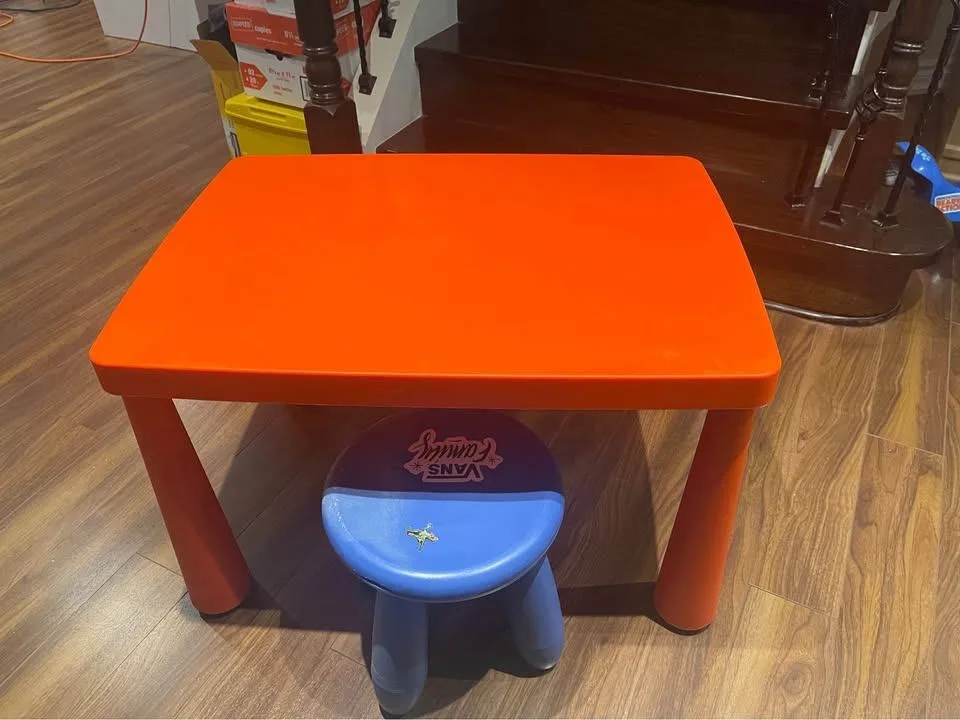 IKEA children’s table with one stool, great condition image indicator(2)