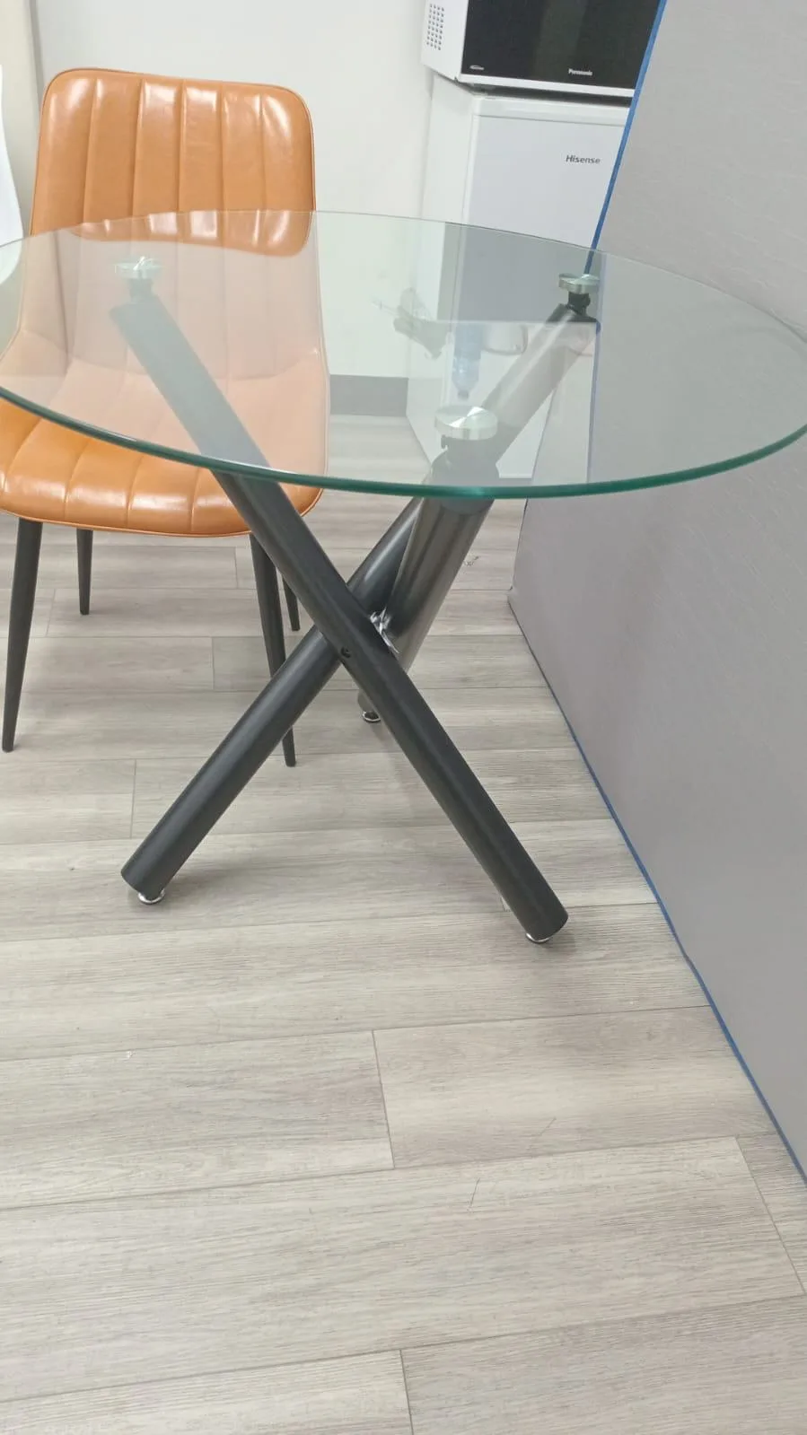 Elegant Round Glass Dining Table – Modern & Stylish, Seats 4 thumbnail